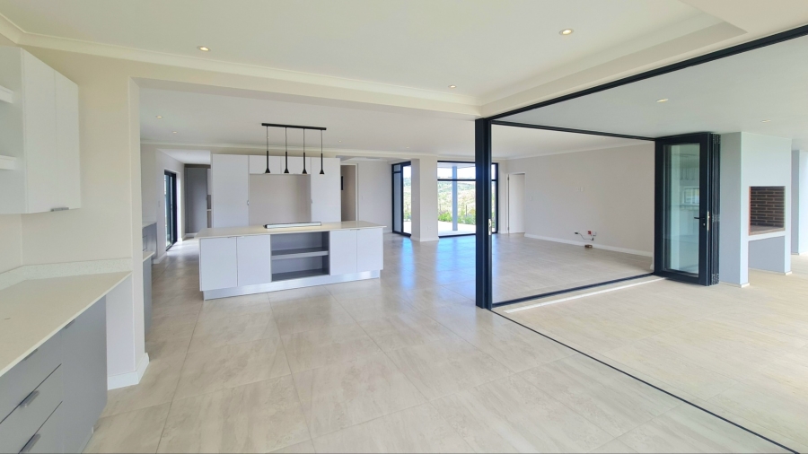 4 Bedroom Property for Sale in Baron View Western Cape